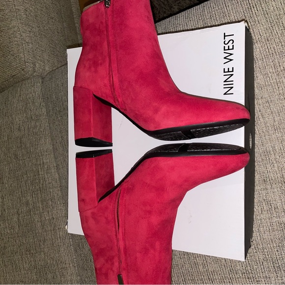 Nine West Medium Red W 8.5 brand new still in box - Picture 2 of 6